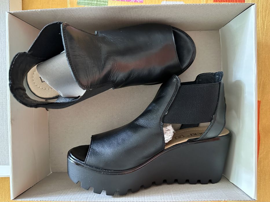 Sandale cu platforma NOI (marimea 37)