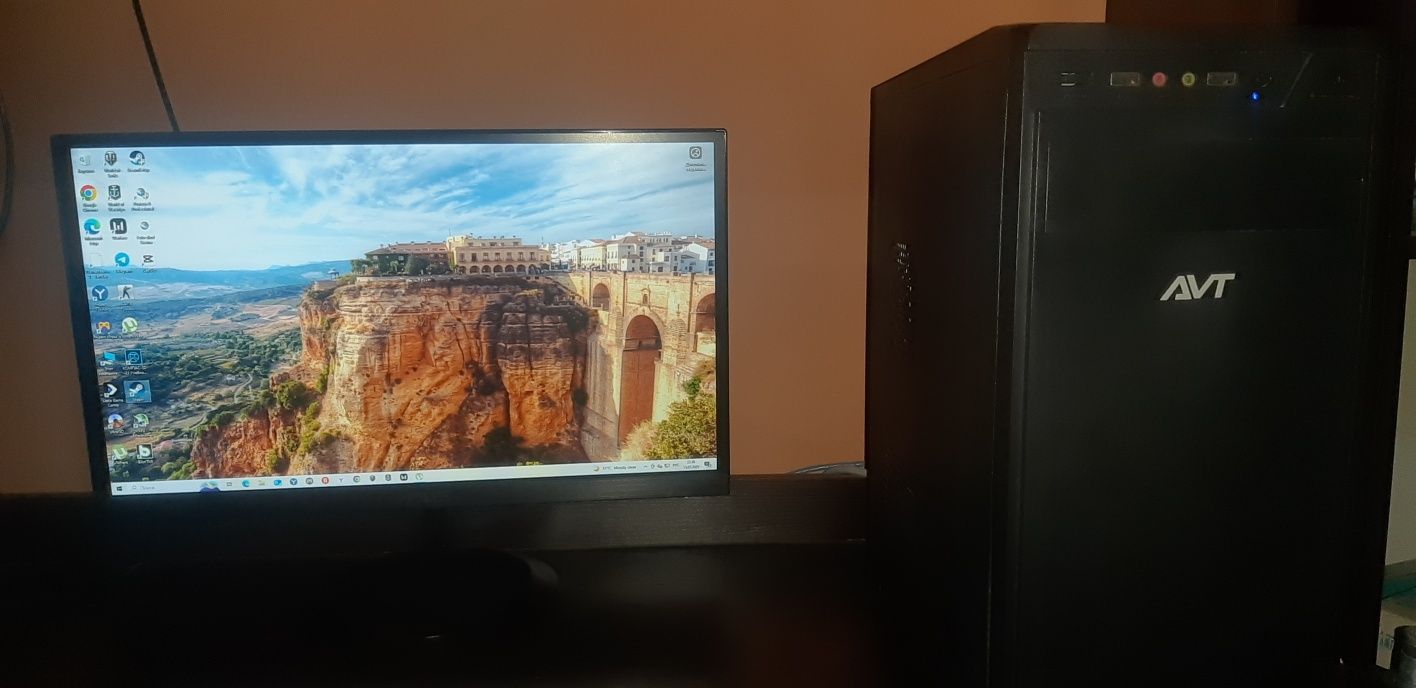 I5-4430S/MSI GAMING/256 GB SSD/8 GB RAM/ 19 LG