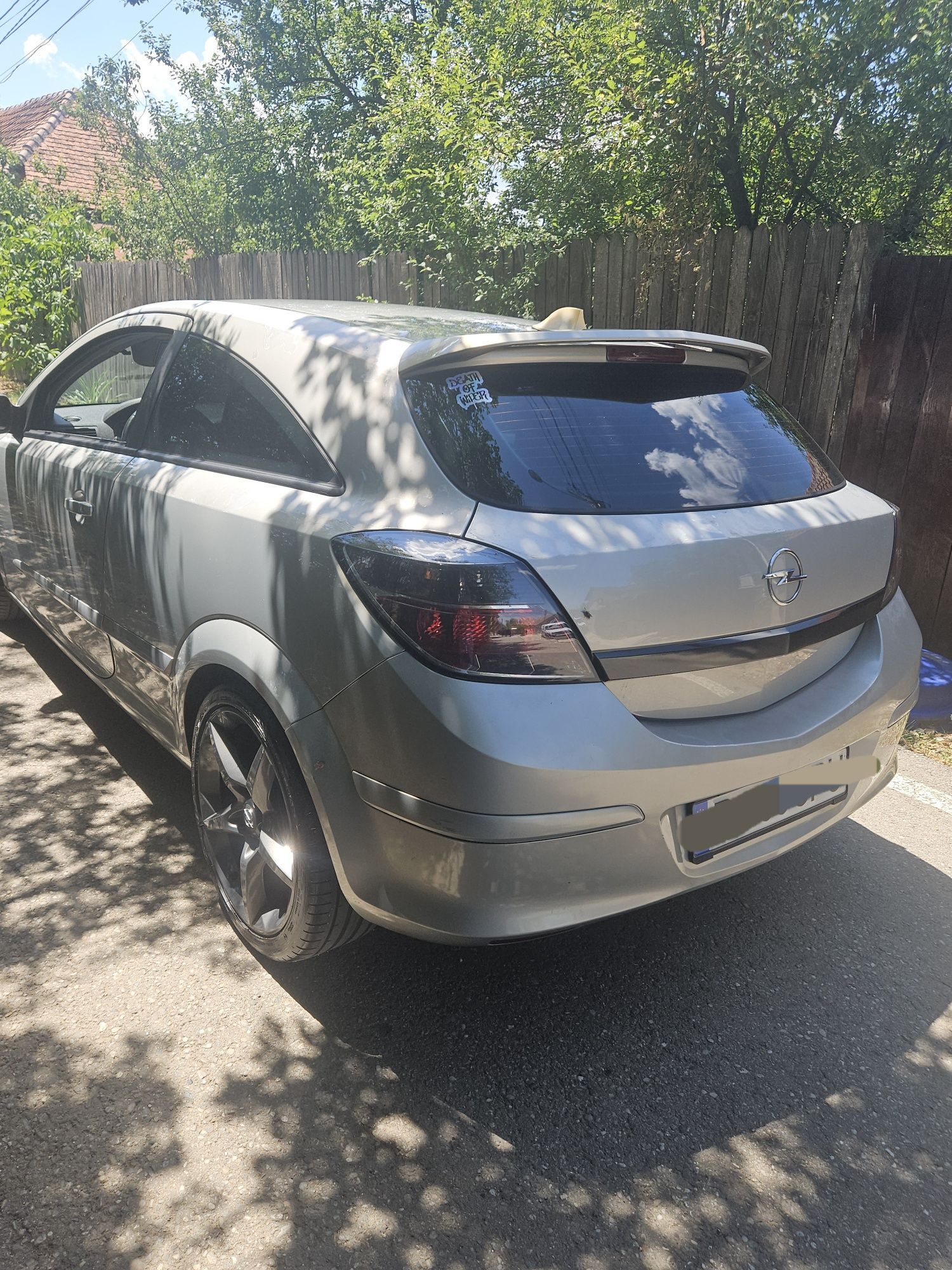 Opel astra h gtc