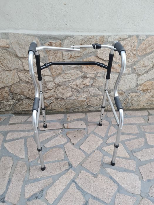 Проходилка за трудно подвижни хора