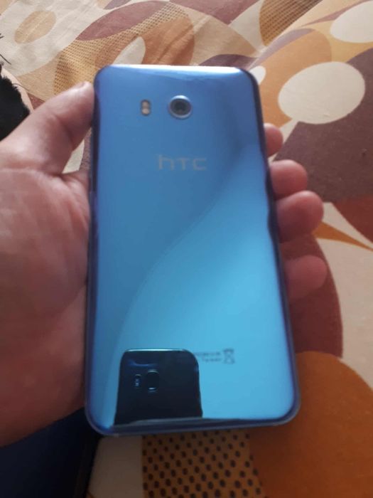 Vand sau schimb htc u11