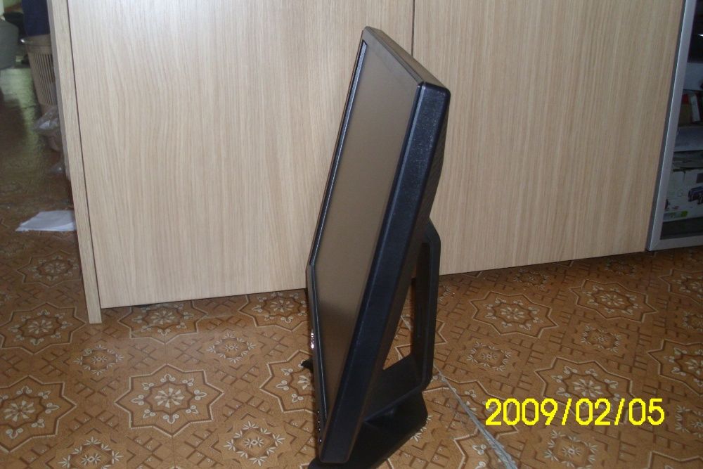 монитор 8000 тенге DELL