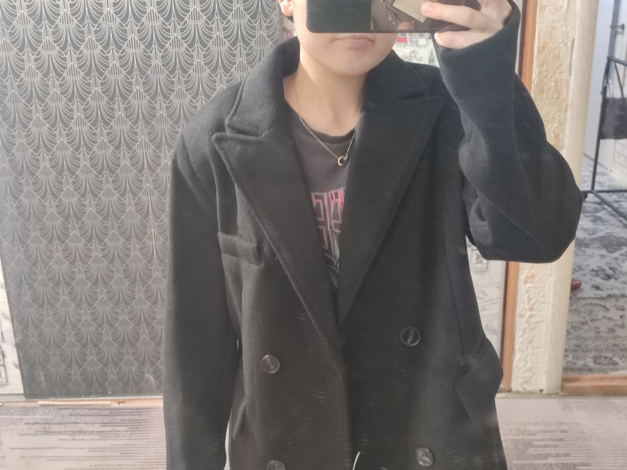 Пальто новое не носила вообще так как для меня была большая размер М