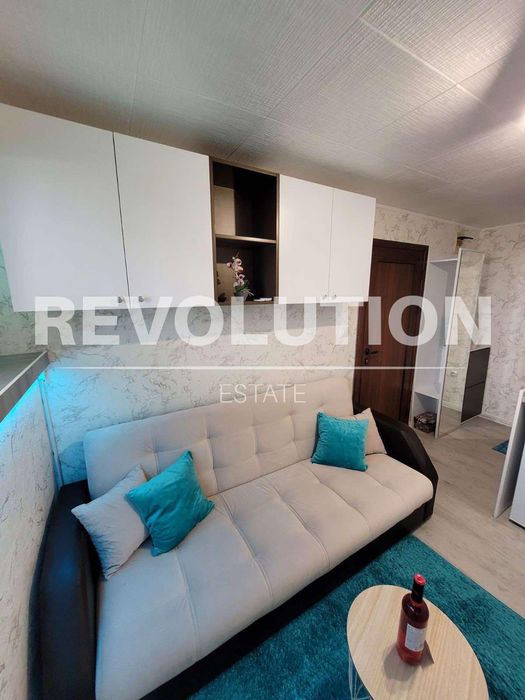 Дава се под наем Едностаен апартамент в Варна, Спортна зала - 20 кв.м за 300 € - Снимка #2