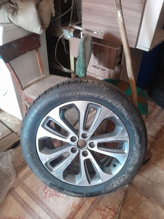 Продам колесо от Kia Sorento
