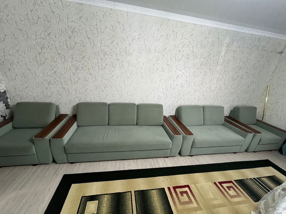 Продается диван в хорошом состояние