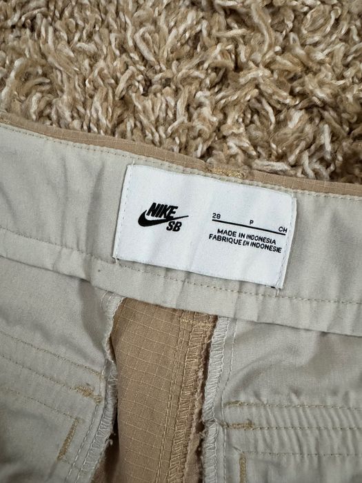 Pantaloni Cargo Nike crem
