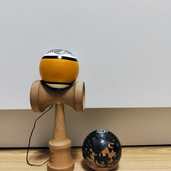 Kendama custom cu tama in plus