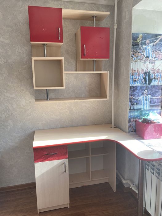 Стол с шкафчиком