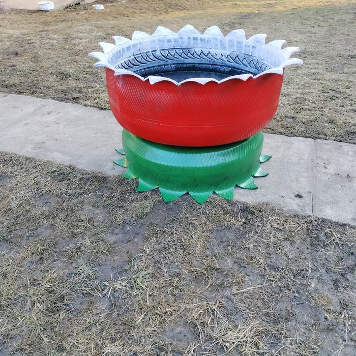 Jardiniere din pneuri