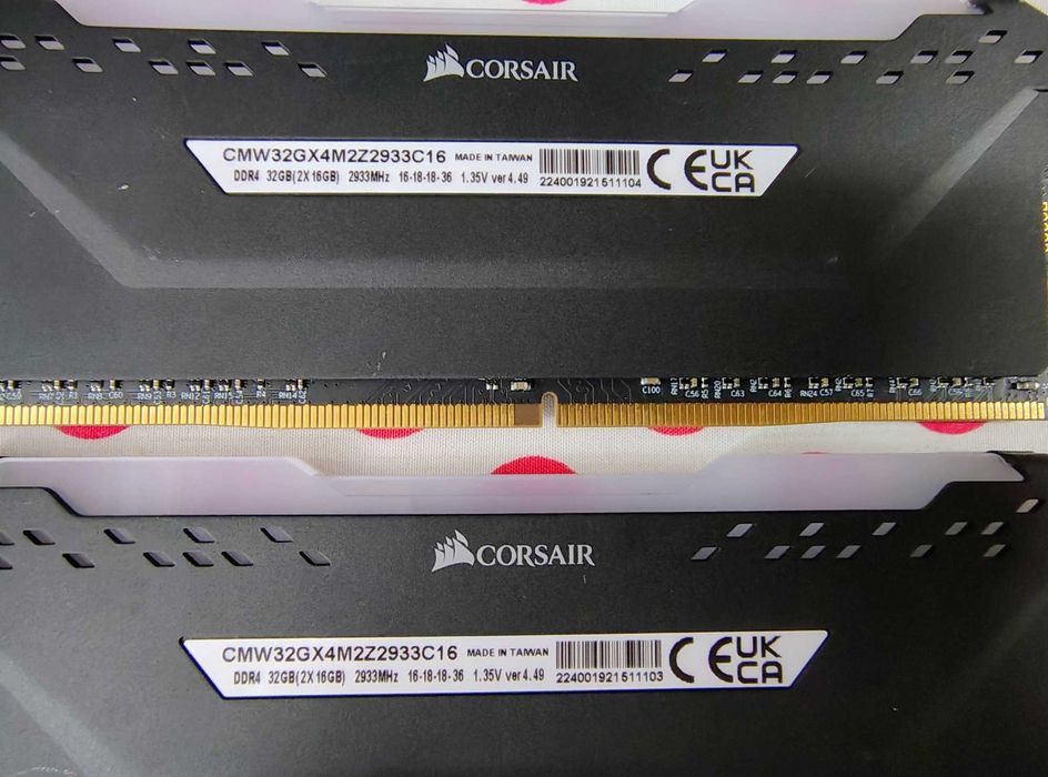 Memorie Ram Corsair VENGEANCE RGB Pro 32GB (2x16) DDR4 2933MHz.
