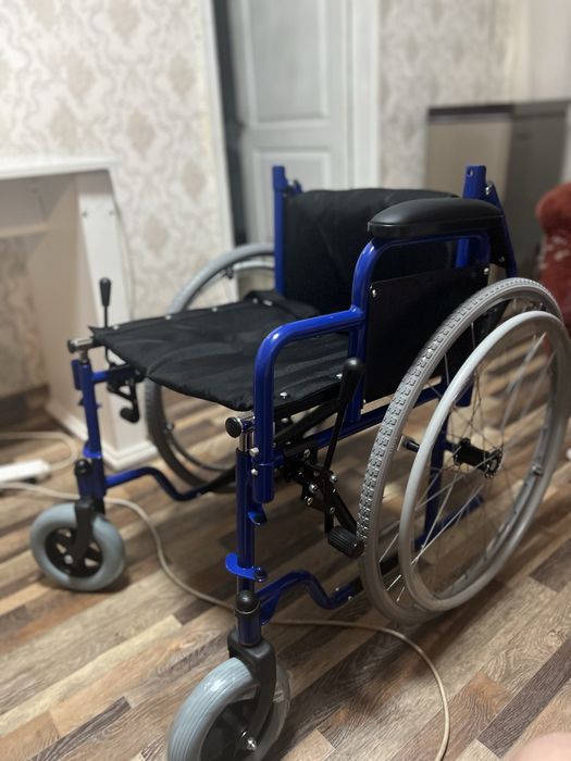 Продам инвалидную коляску