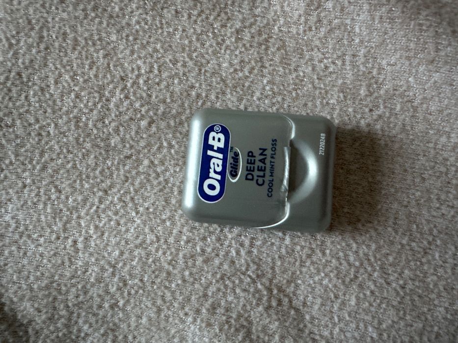 Зубная нить Oral-B