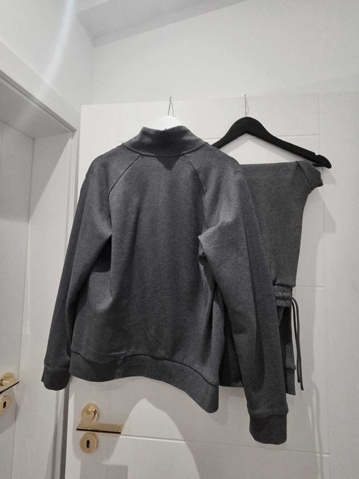 Trening BOSS gri – jachetă cu fermoar + pantaloni