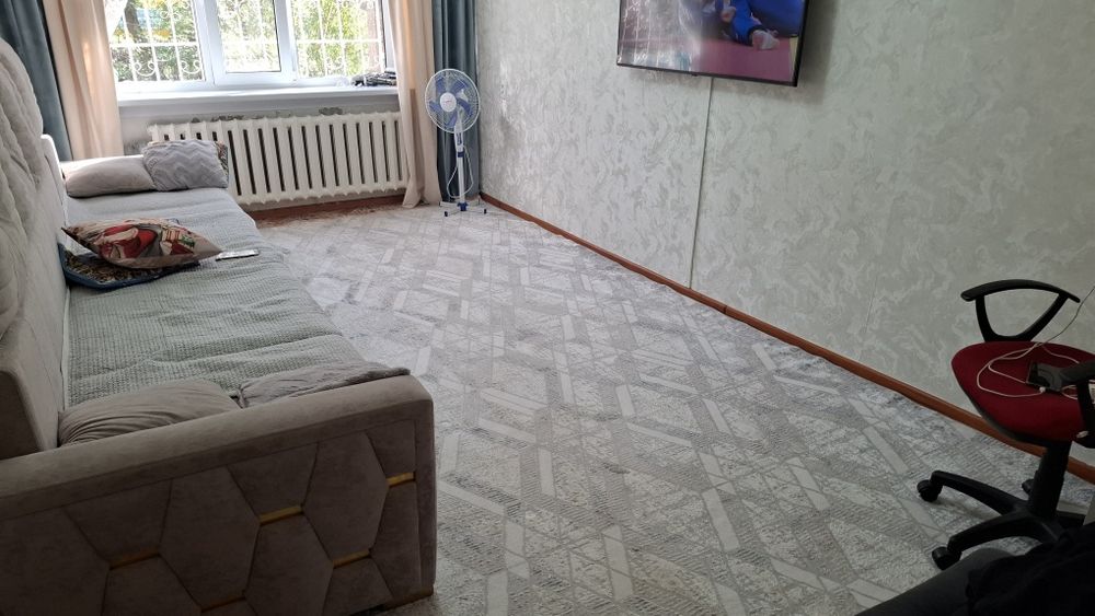 Продам ковёр 2.5 на 5 метров