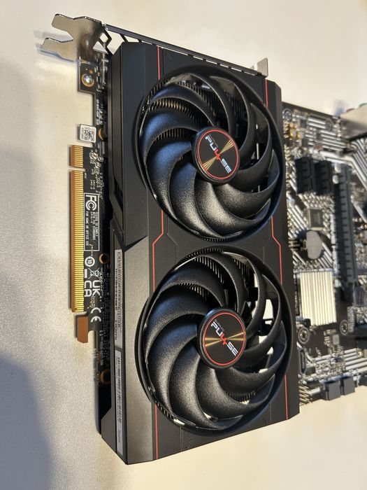 Setup PC Gaming: i5 10400 + Radeon RX 6600 + placa de baza ASUS + RAM