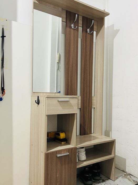 Прихожка удобная и компактная, в отличном состоянии