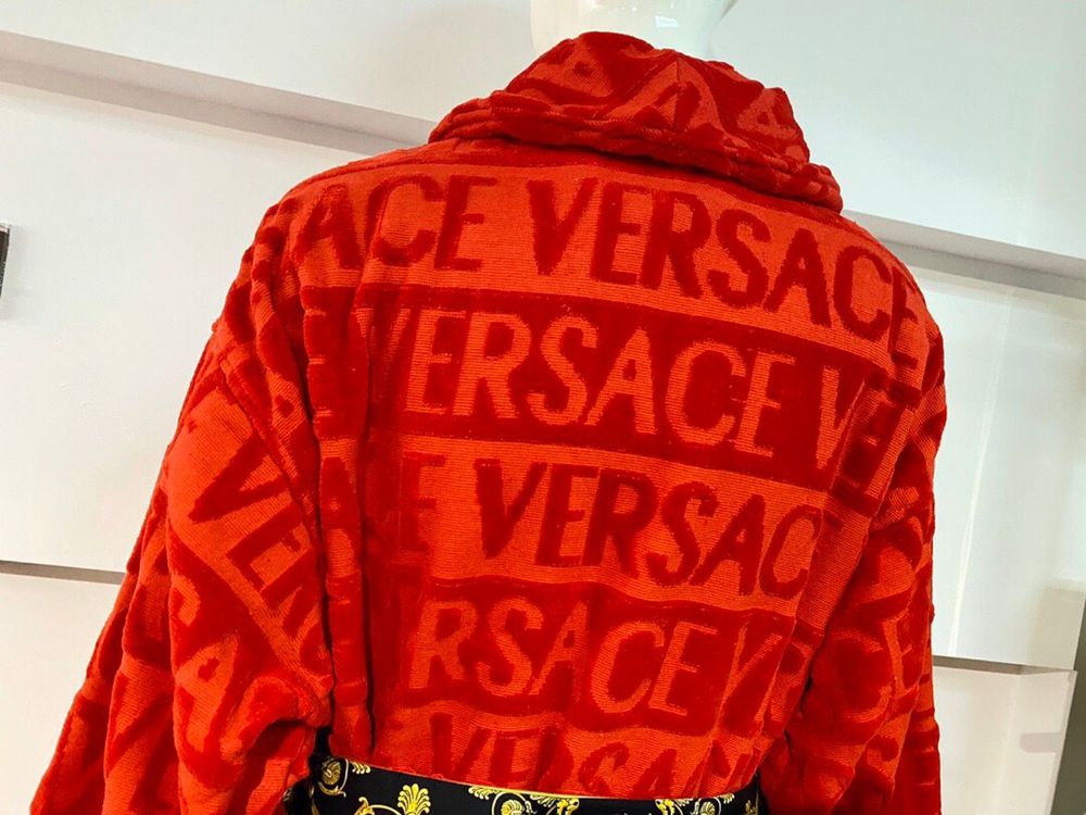 Луксозен червен халат Версаче / Versace