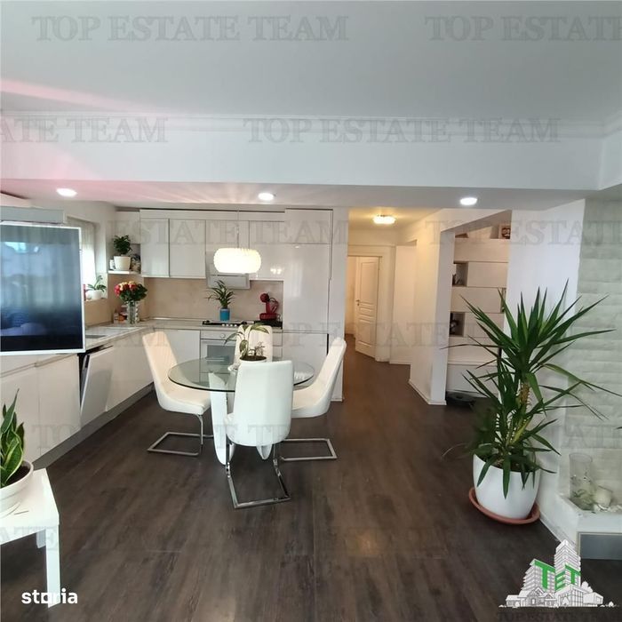 Apartament  de vanzare 4 camere si curte Domnesti