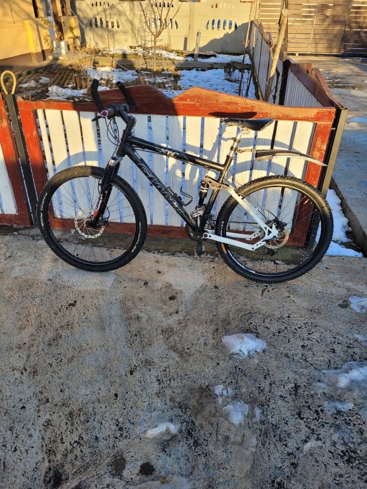 Vând bicicleta Mountain-bike