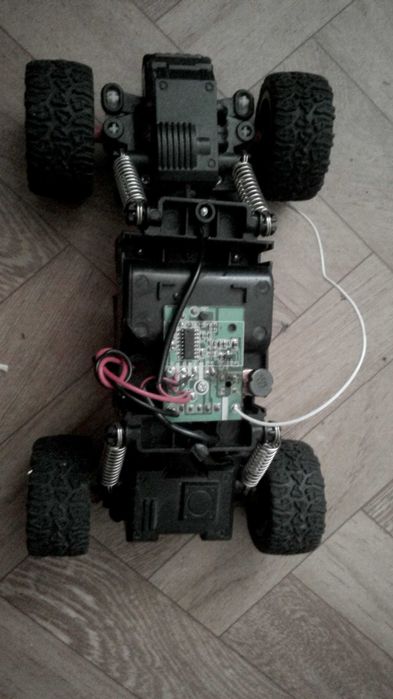 Продам детскую машинку на р/у