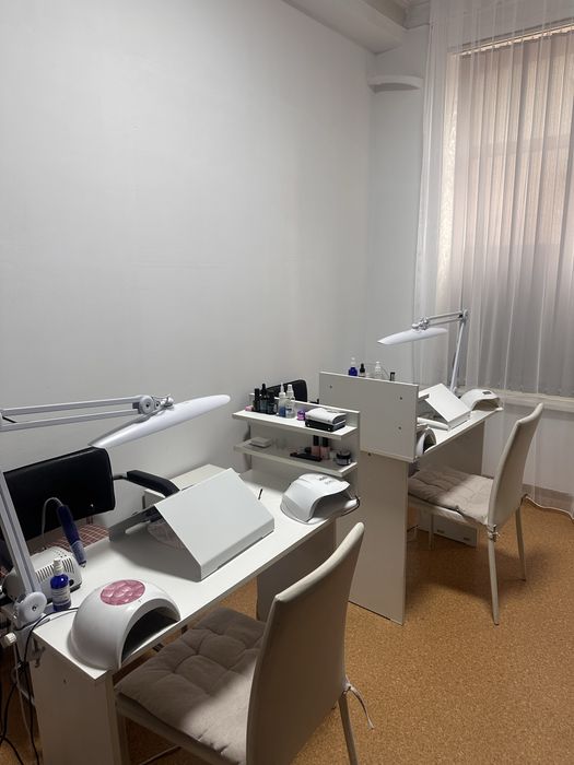 Сдам место для мастера маникюра