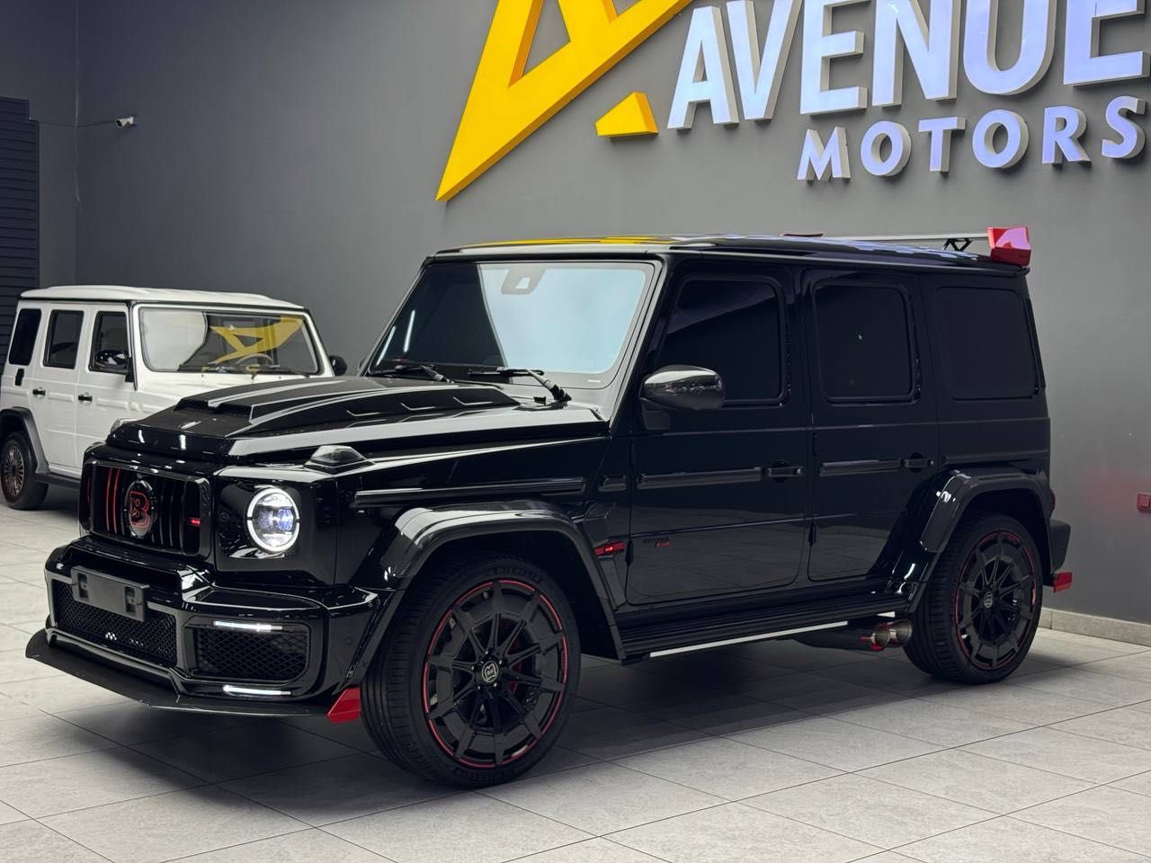 Продается Mercedes Benz G63 AMG Brabus 900 Body Kit