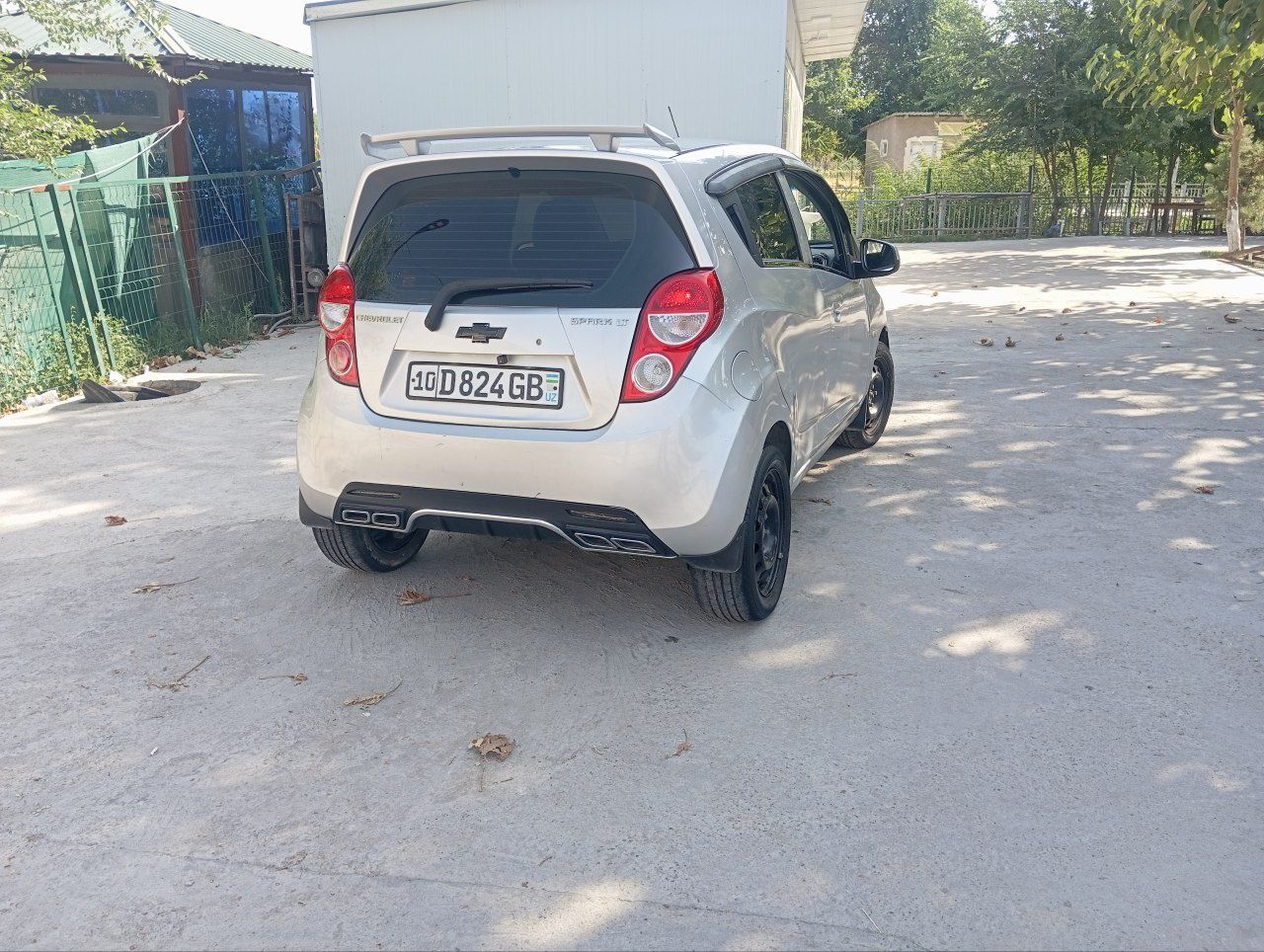 Chevrolet spark .