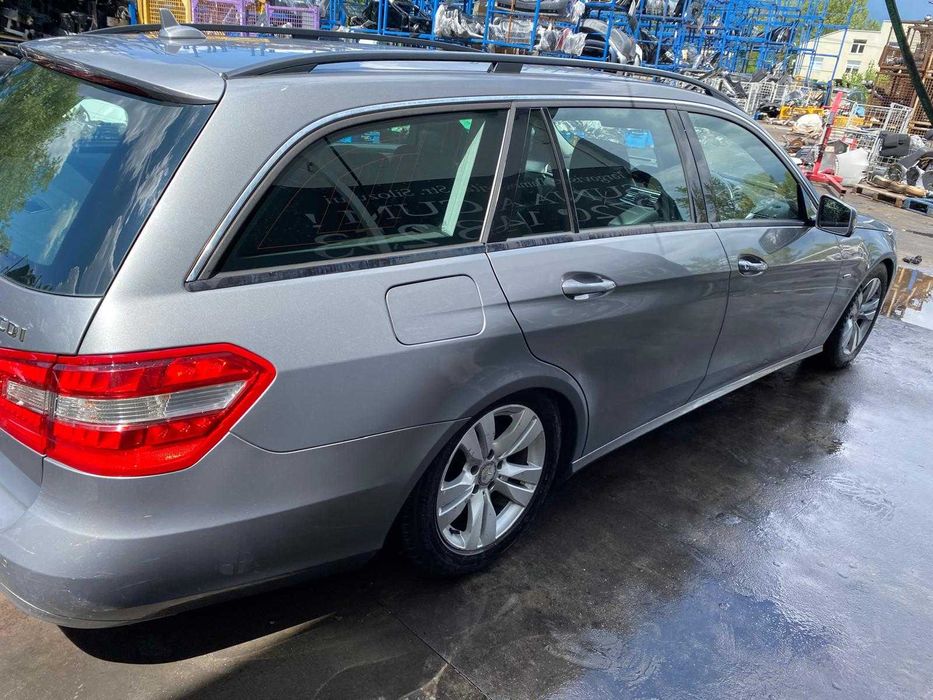 Dezmembrez mercedes e class w212 e220 om 651/far/bara/capota/stop/usa