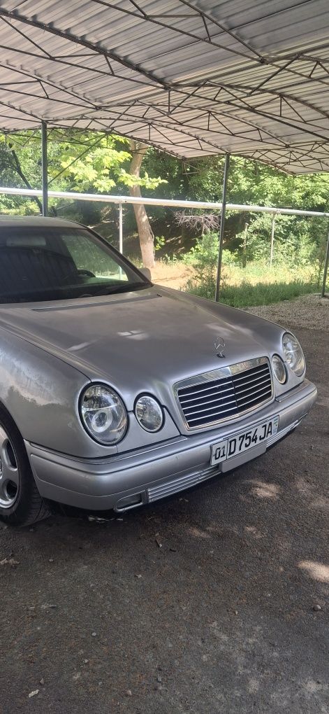 Мерседес W 210 сотилади