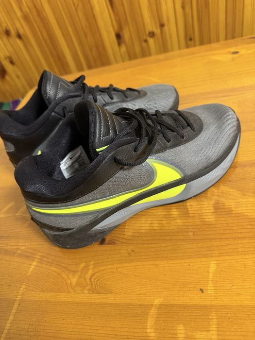Nike giannis freak 6