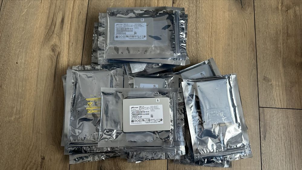 Micron 1300 2.5” 256GB SATA SSD Хард Диск за лаптоп PC - като нови