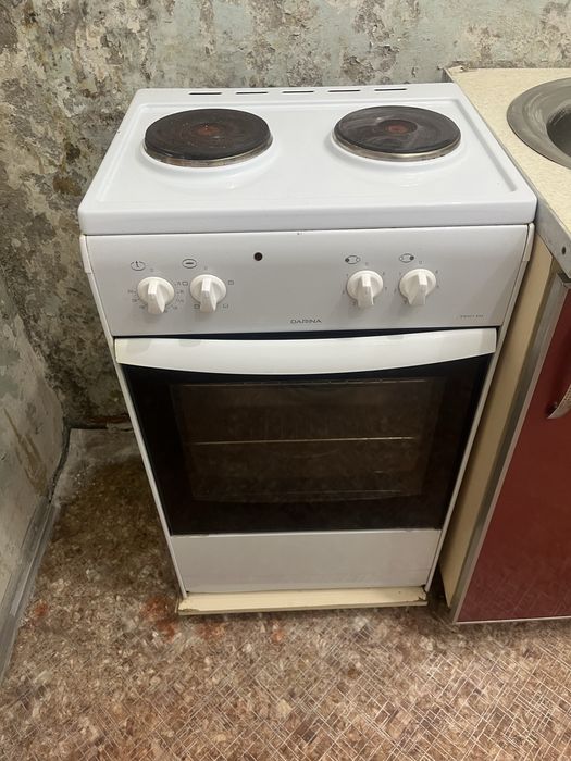 Продам электроплиту Darina