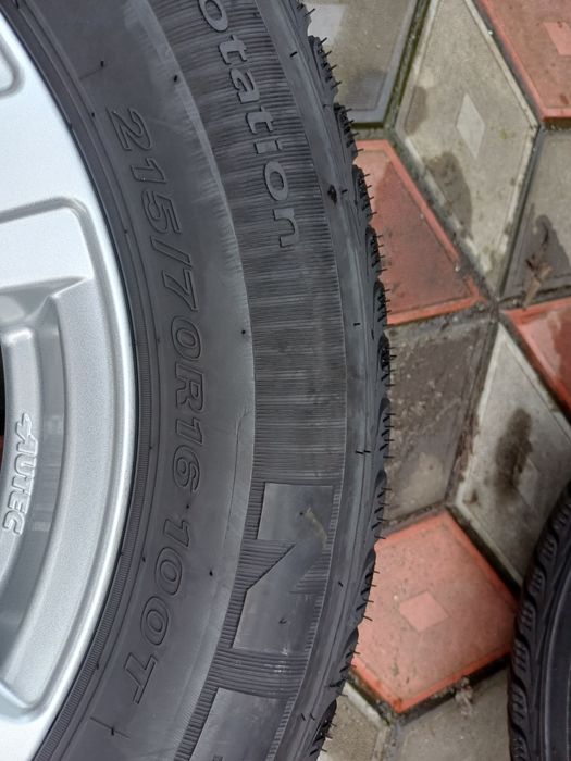 Vând 4 anvelope de iarna 215 70 r16 NEXEN ca și noi rulate max 500 km