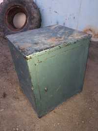 Металлический сейф-шкаф