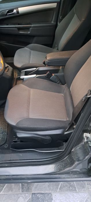 Vând 0pel zafira 1.7 dizel