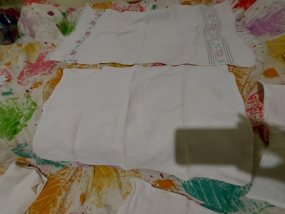 Стари кърпи  чисто нови и 3  броя стари чосовници