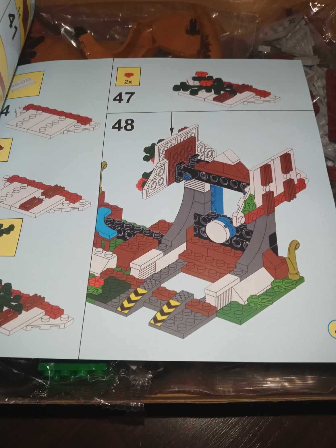 NOU Set Dinozaur Jurassic Evadare Carnotaurus TIP 75929