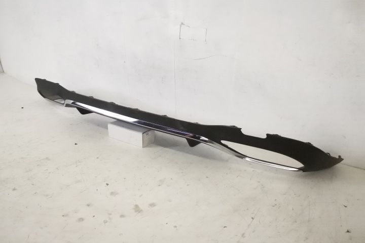Spoiler Fusta Bara Spate AMG cu ornament Crom  Mercedes-Benz  E-Class
