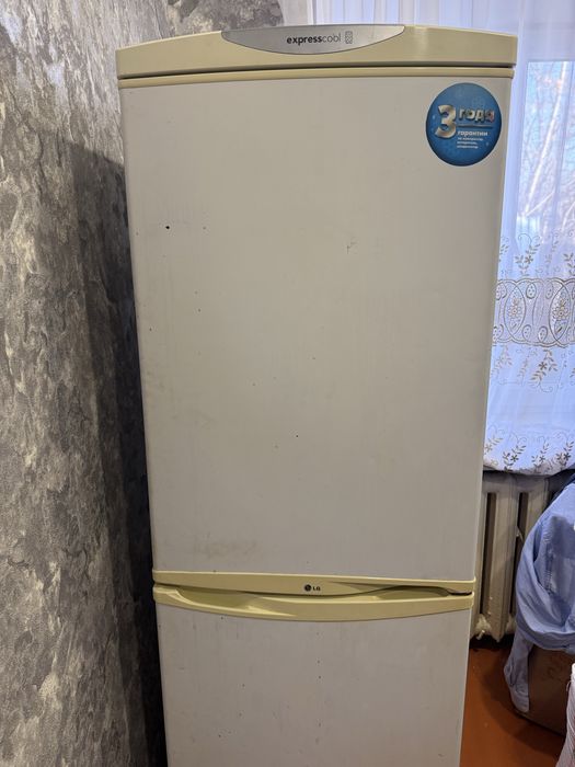 Продам холодильник