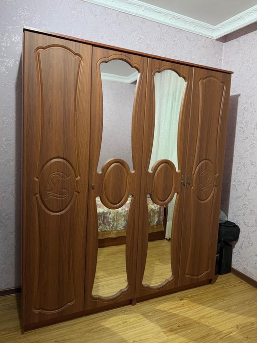 Продам спальный гарнитур без кровати
