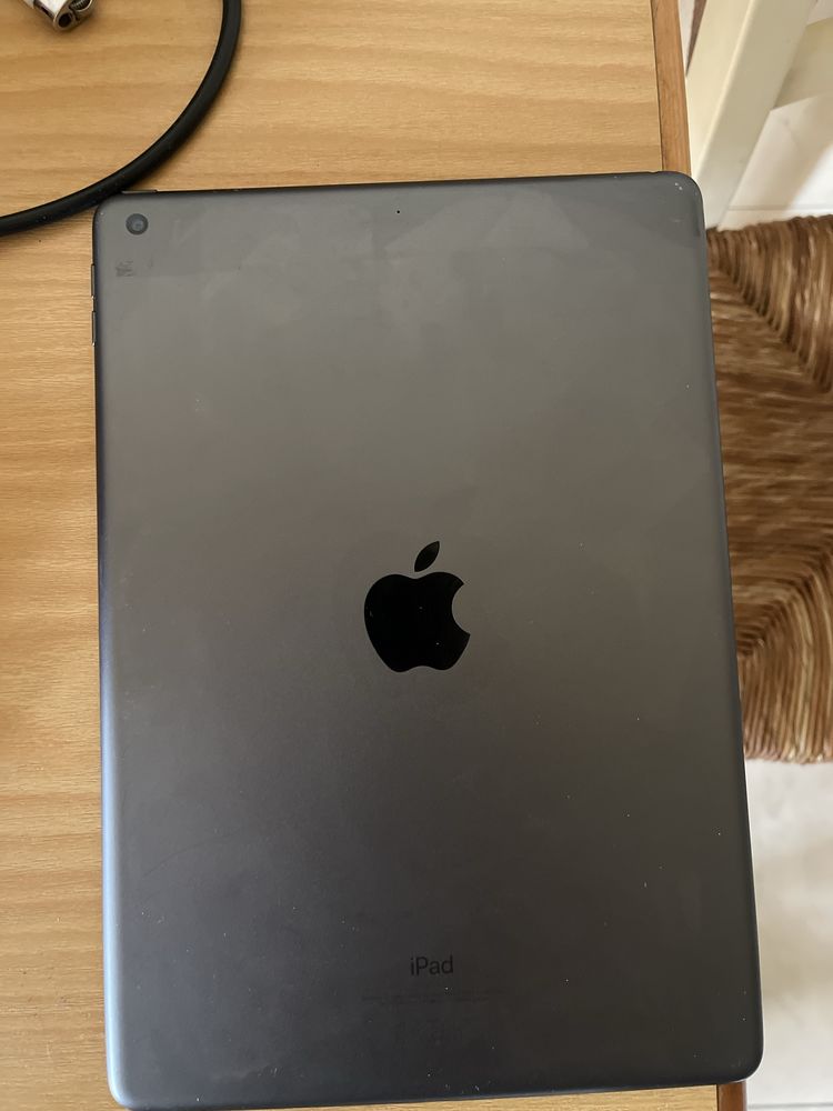 iPad generatia 7 + iPen