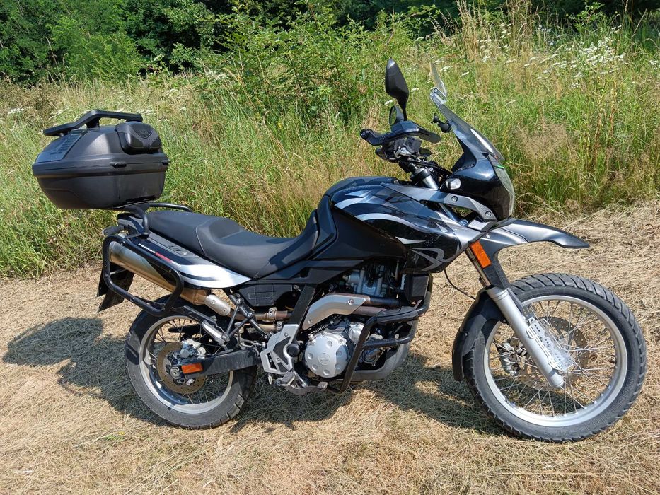 aprilia pegaso trail 660