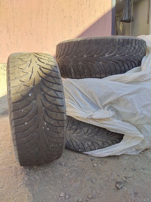 Шины зимные 235 45 r18