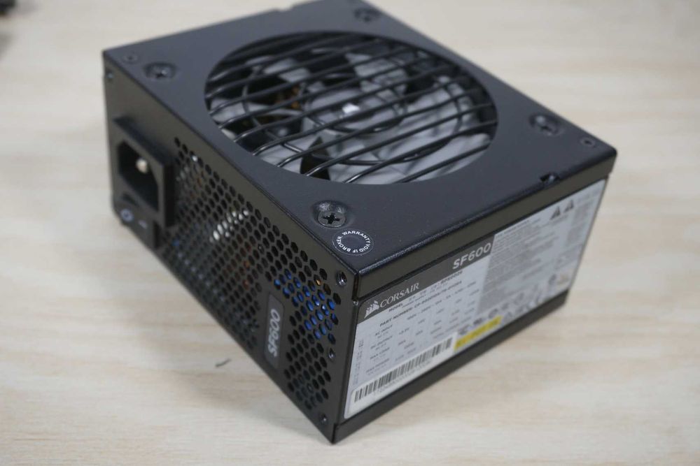 ITX SFF SFX захранване PSU Corsair SF600 600W 80+ Gold / вкл ДДС