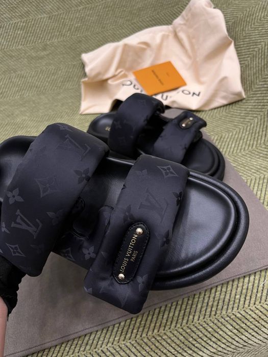Papuci Louis Vuitton