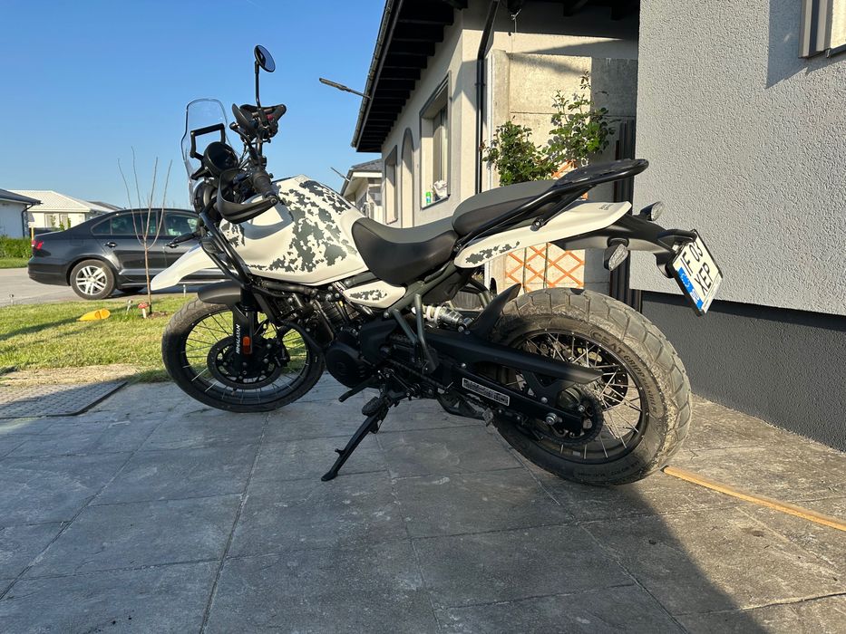 Royal Enfield Himalayan 450 (varianta Tubeless)