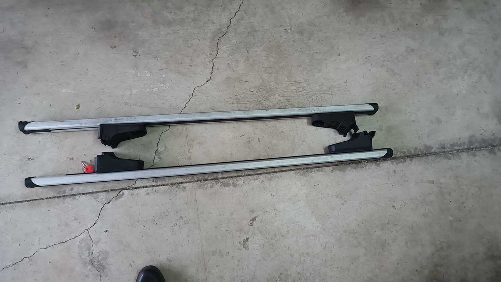 Продавам автобокс HAKR черен мат +