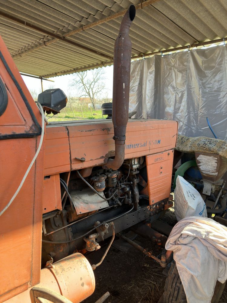 Tractor U 650 si utilaje agricole