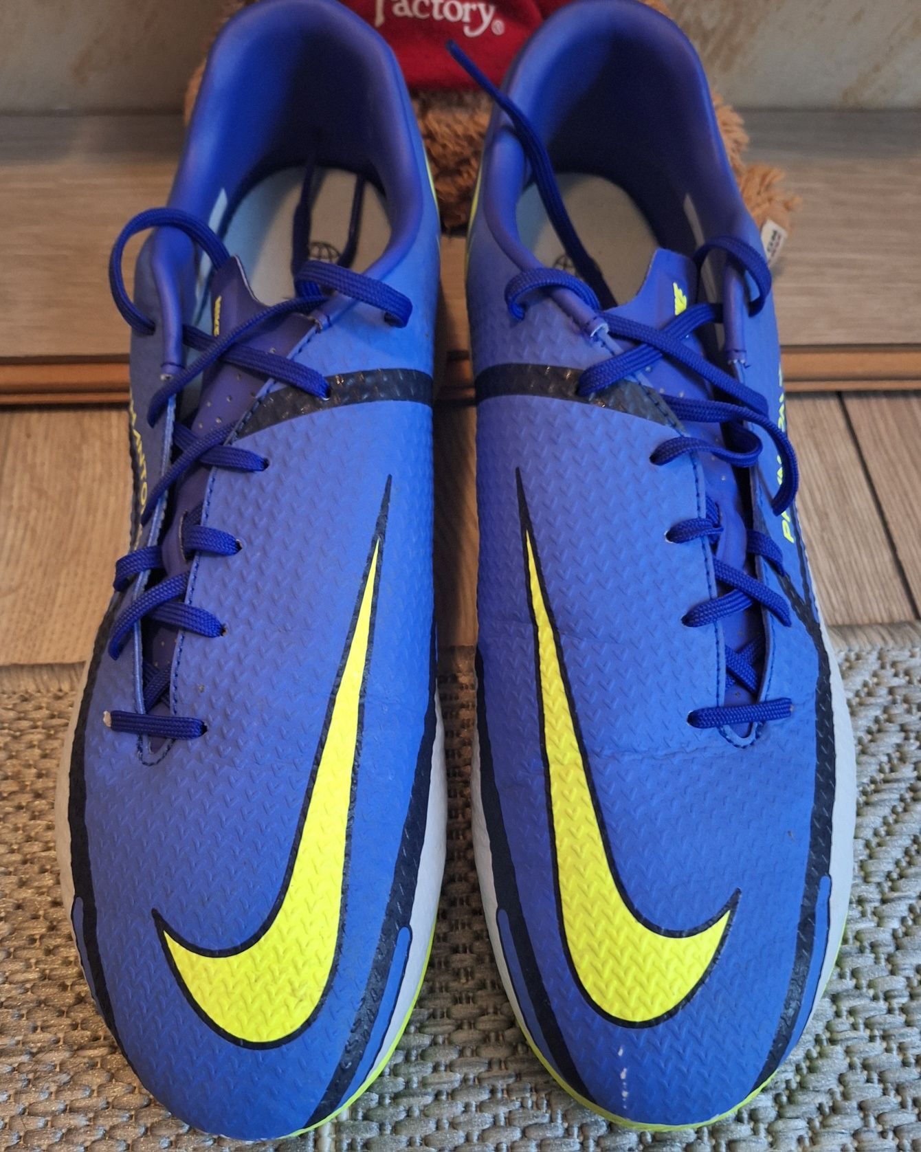 Ghete fotbal Nike Phantom